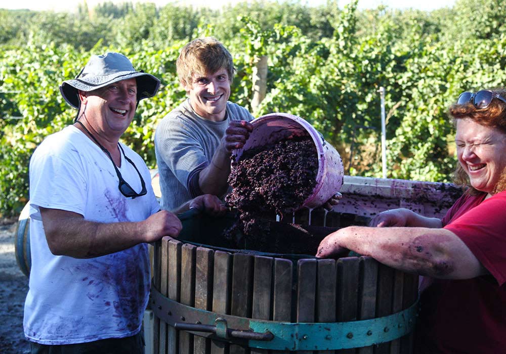 About-Tucannon-Cellar-Winery-1000x700 (4) happy family making wine